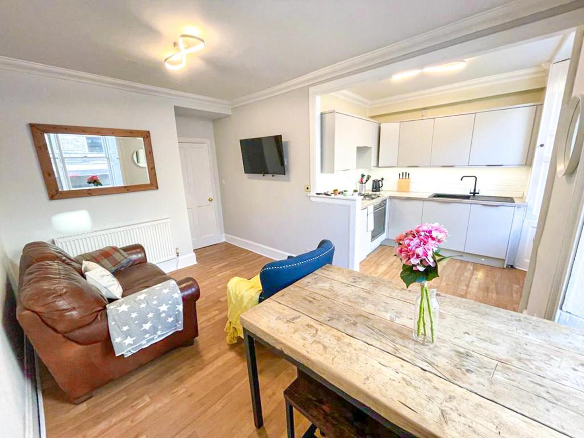 Rose Street'S Hidden Treasure- 2Bed Newly Refurbished Apt เอดินบะระ ภายนอก รูปภาพ