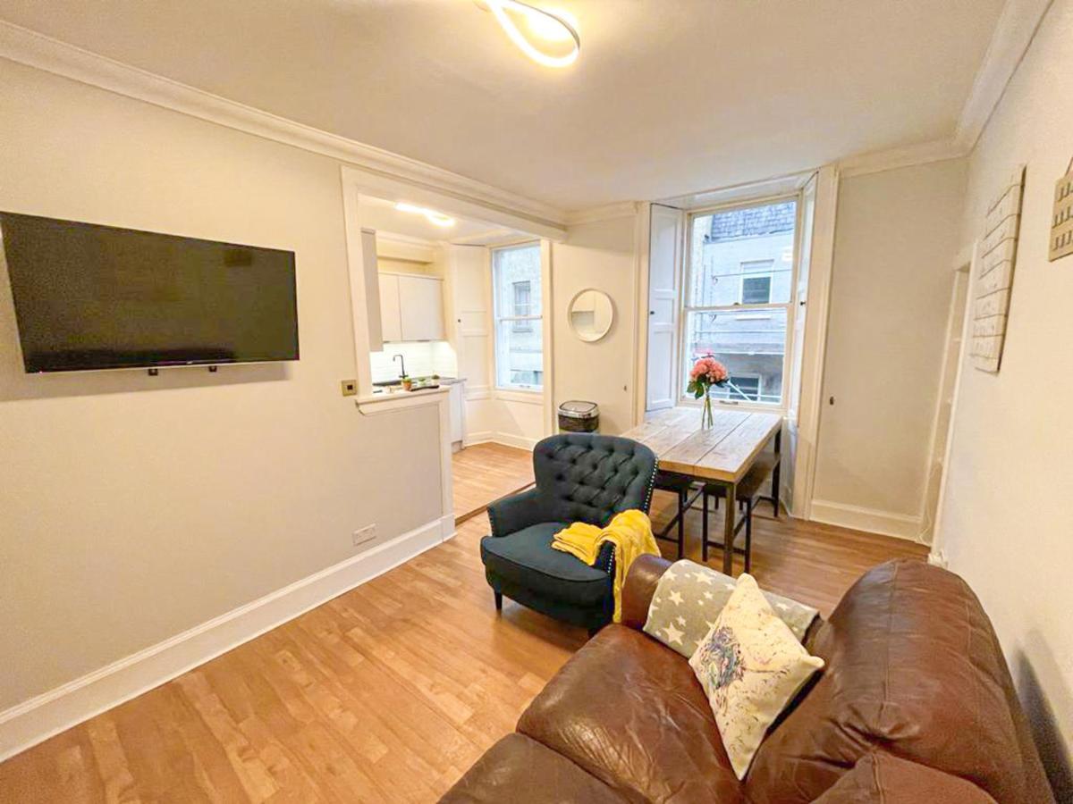 Rose Street'S Hidden Treasure- 2Bed Newly Refurbished Apt เอดินบะระ ภายนอก รูปภาพ