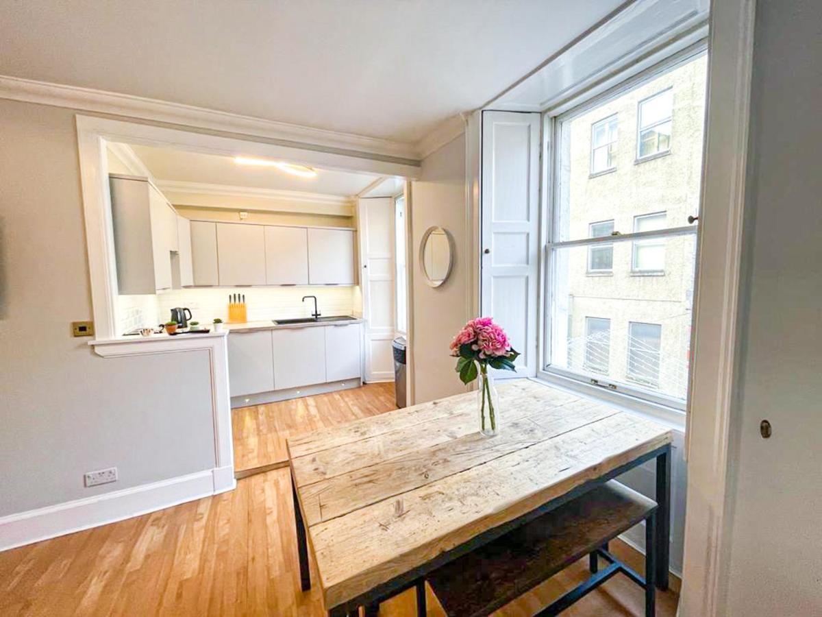 Rose Street'S Hidden Treasure- 2Bed Newly Refurbished Apt เอดินบะระ ภายนอก รูปภาพ