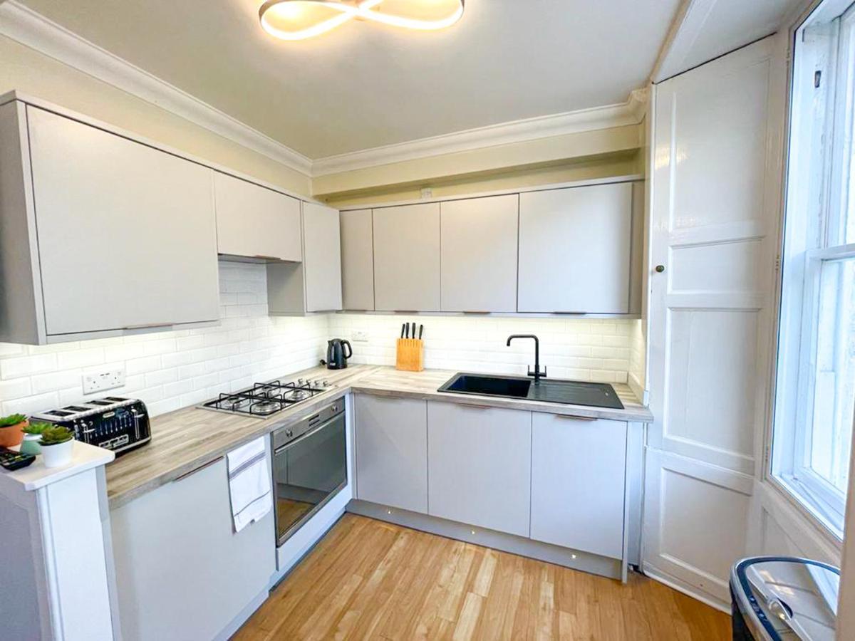 Rose Street'S Hidden Treasure- 2Bed Newly Refurbished Apt เอดินบะระ ภายนอก รูปภาพ