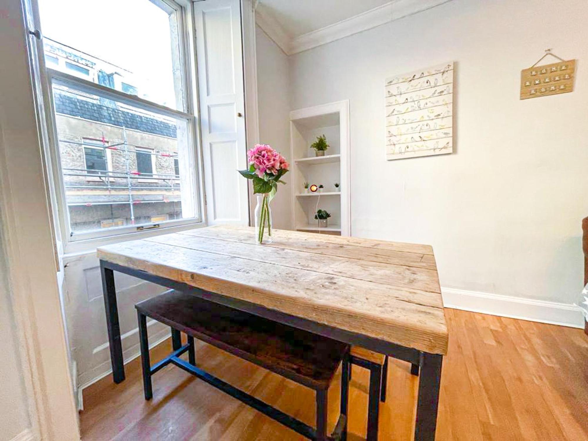 Rose Street'S Hidden Treasure- 2Bed Newly Refurbished Apt เอดินบะระ ภายนอก รูปภาพ